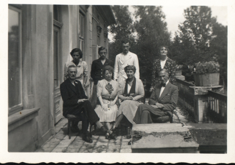 Godzimira, Henryk i Stefan Mniszek Tchorzniccy z gośćmi (Konstanty Mniszek Tchorznicki z córką Marią, Irena Szawłowska) - Pisarowce około 1939.